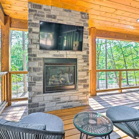 Chic Broken Bow Cabin With Hot Tub And Gas Grill! Exterior photo