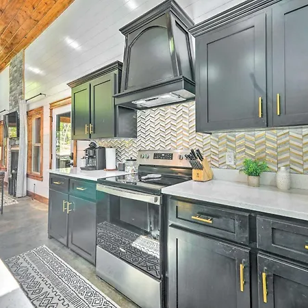Chic Broken Bow Cabin With Hot Tub And Gas Grill! Exterior photo