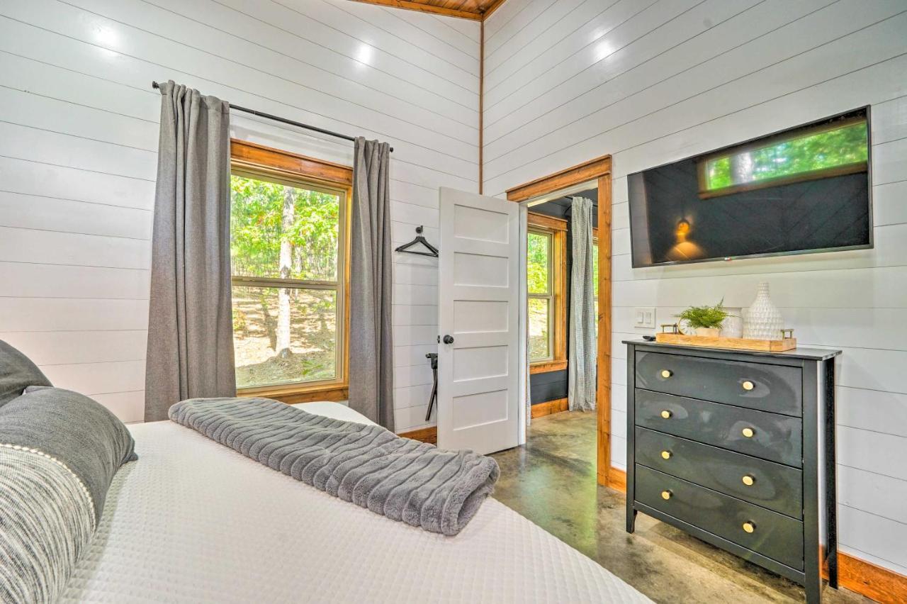 Holiday home Chic With Hot Tub And Gas Grill! *