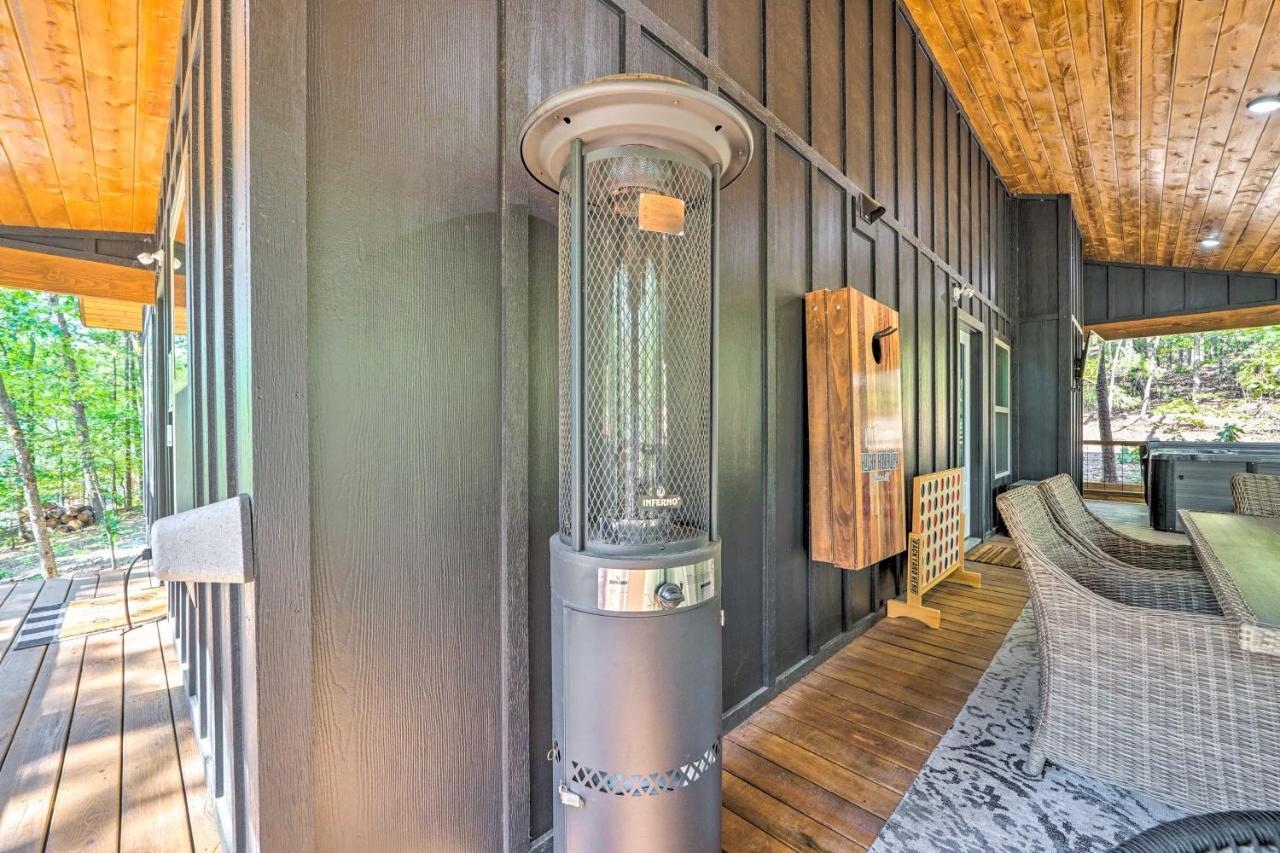 Holiday home Chic With Hot Tub And Gas Grill! *