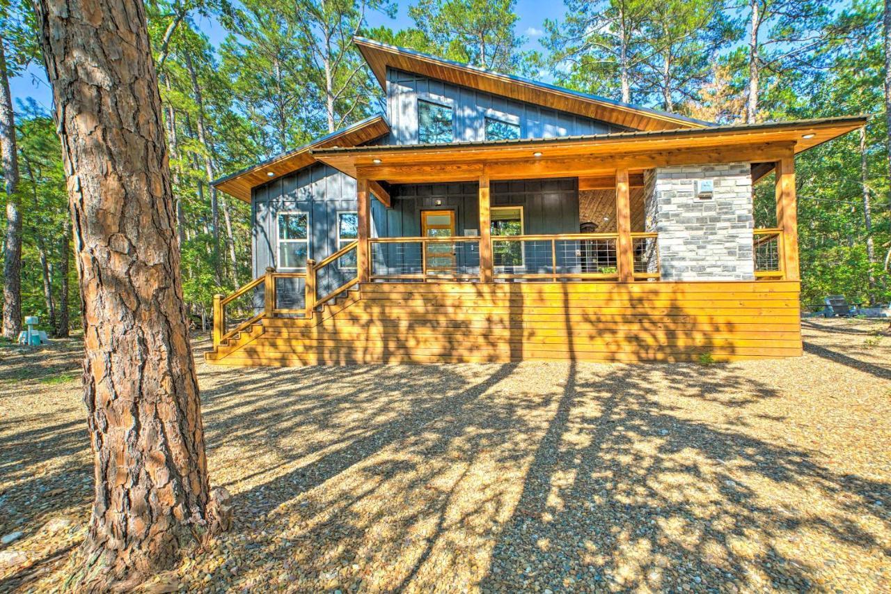 Holiday home Chic With Hot Tub And Gas Grill! *